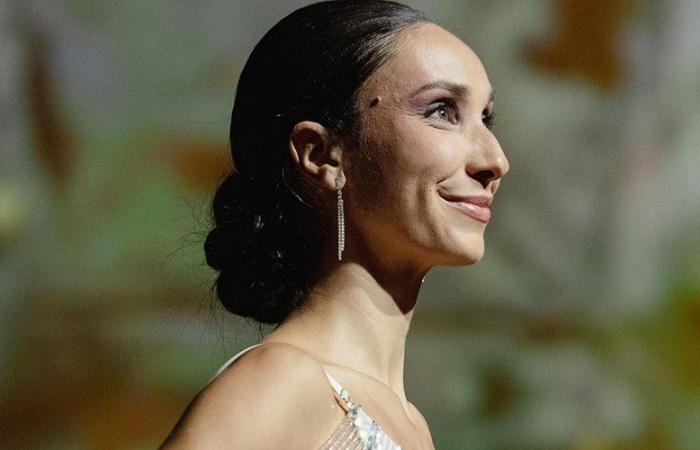 Pont-du-Casse. Miss Aquitaine: ein wunderschöner Schal für Julie Vicente