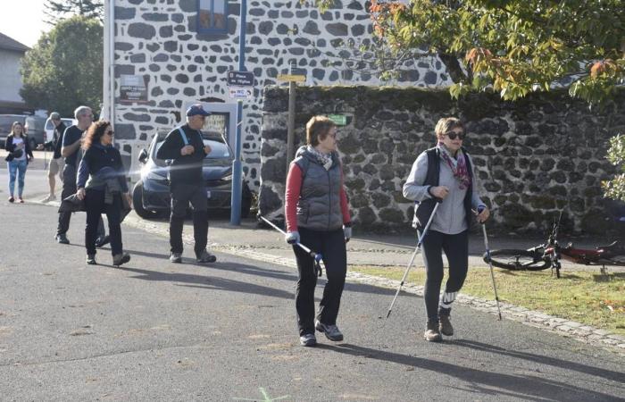 Hunderte Wanderer und Mountainbiker versammelten sich für einen guten Zweck in Saint-Christophe-sur-Dolaizon