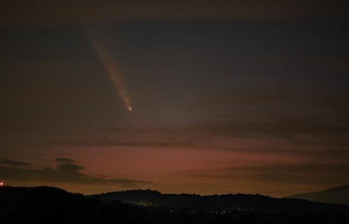 Unglaubliche Fotos des Kometen Tsuchinshan-Atlas in Frankreich