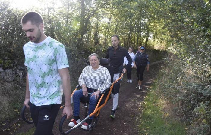 Hunderte Wanderer und Mountainbiker versammelten sich für einen guten Zweck in Saint-Christophe-sur-Dolaizon