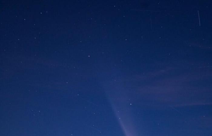 Unglaubliche Fotos des Kometen Tsuchinshan-Atlas in Frankreich