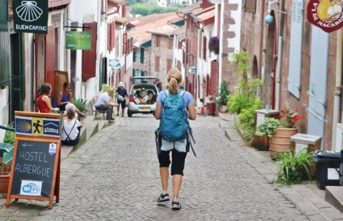 Der Pilger aus Santiago de Compostela gewinnt das Vertrauen seines Gastes, bevor er dessen Auto und Kreditkarte erpresst