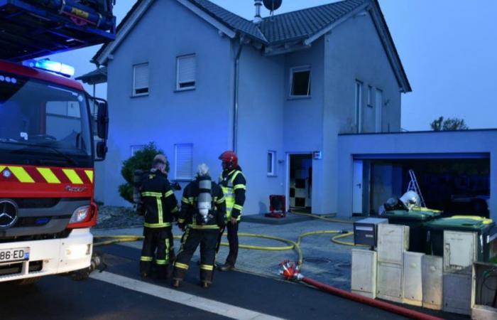 Spicheren. In einem Haus in der Rue Henri-Salvador bricht ein Feuer aus