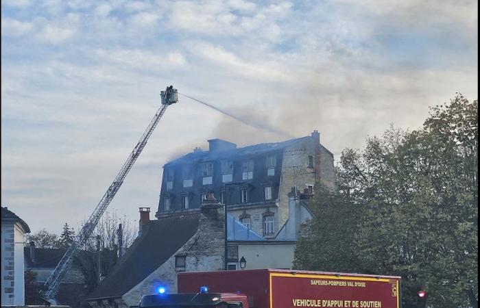 In einer ehemaligen Tagesklinik bricht ein Feuer aus