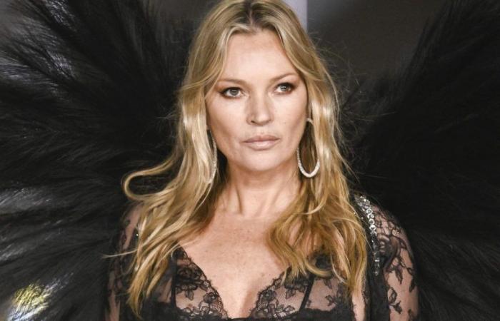 Kate Moss gibt ihr Debüt auf dem Victoria’s Secret-Laufsteg – als die berühmte Show nach sechs Jahren zurückkehrt