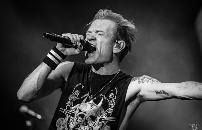 Deryck Whibley spricht mit Greig Nori und drängt ihn, die Angelegenheit vor Gericht zu klären