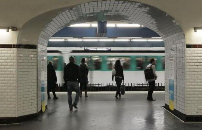 Eine Beschwerde wurde nach der Ablehnung einer Plakatkampagne zur Unterstützung der Hamas-Geiseln in der U-Bahn eingereicht