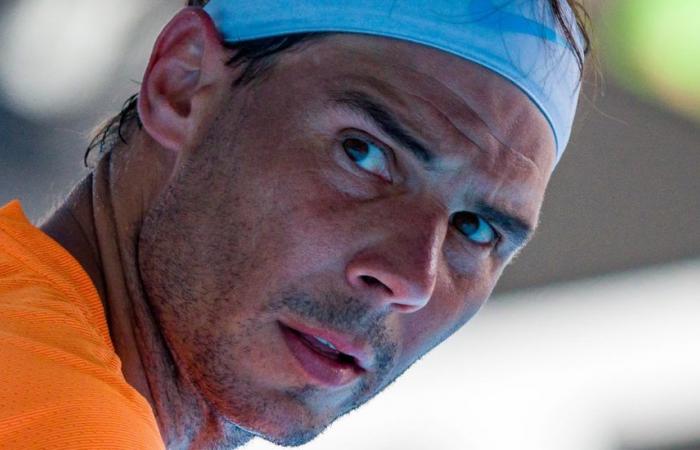 „Wir stehen am Rande der Burleske. Nadal, wie erstarrt auf dem Stuhl mit dem Mikrofon, ist konzentrierter als im Roland-Garros-Finale, um diesen Dankestext lesen zu können …“