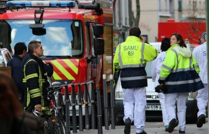 Der Gier passiert einen Damm, ein Stadtteil von Givors wird evakuiert