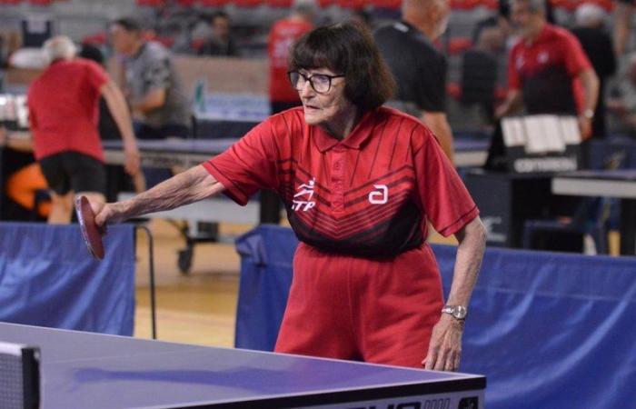 Jeanine Escot, die älteste Tischtennisspielerin von Lot-et-Garonne, feiert ihren 95. Geburtstag