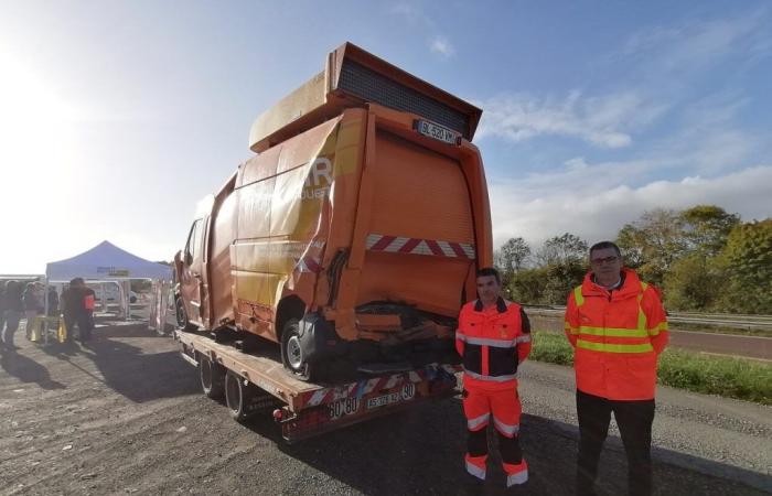 Cotentin. Auf der RN13 klären die Gendarmen Autofahrer über Sicherheitskorridore auf