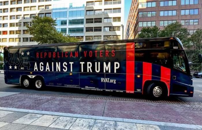 In Philadelphia ein Bus der Republikaner gegen Trump