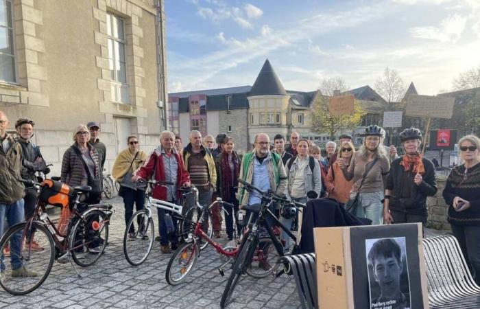 Mit Emotionen würdigen sie Paul Varry in Côtes-d’Armor