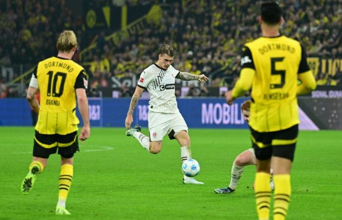 „Wahnsinns-Tor!“ Sogar der BVB schwärmt vom Smith-Hammer – aber Wahl stichelt