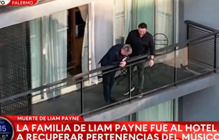 Die Bilder seines Vaters Geoff Payne auf dem Balkon des Hotels in Buenos Aires gefallen den Fans