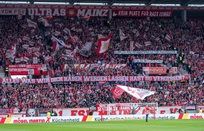 Die überwältigenden Banner der Mainzer Fans gegen Klopp