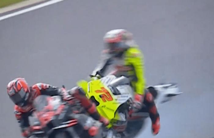 Der MotoGP-Star wurde nach einem schrecklichen Unfall mit seinem Rivalen mit einem Rettungsflugzeug ins Krankenhaus gebracht, während ein Zusammenstoß mit 120 Meilen pro Stunde untersucht wird