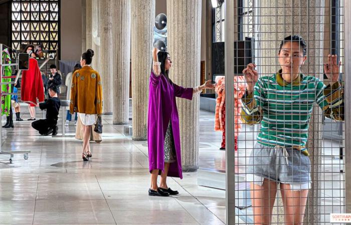 Art Basel Paris 2024: eine kostenlose Ausstellungs-Performance von Miu Miu im Palais d’Iéna – letzter Tag