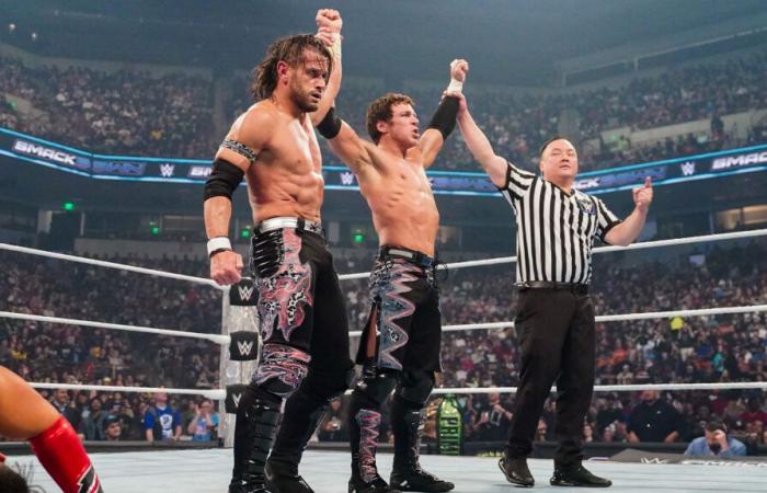 Die Motor City Machine Guns stellen sich dem WWE-Universum vor