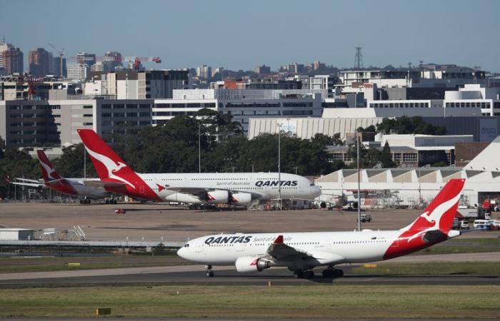 Die australische Fluggesellschaft Qantas muss 114.000 US-Dollar an drei entlassene Mitarbeiter in einem bahnbrechenden Outsourcing-Fall zahlen