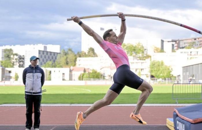 Leichtathletik: Wie Renaud Lavillenie mit seinem Verein Envol mit einem Sprung unter 5 Meter Gold gewann