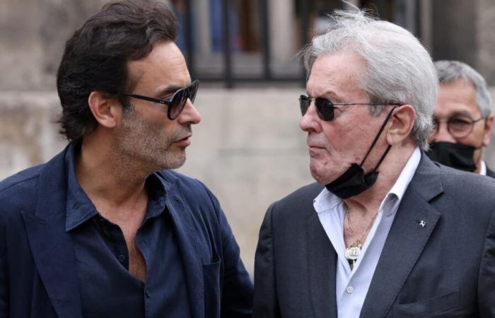 Anthony Delon spricht zum ersten Mal seit dem Tod seines Vaters