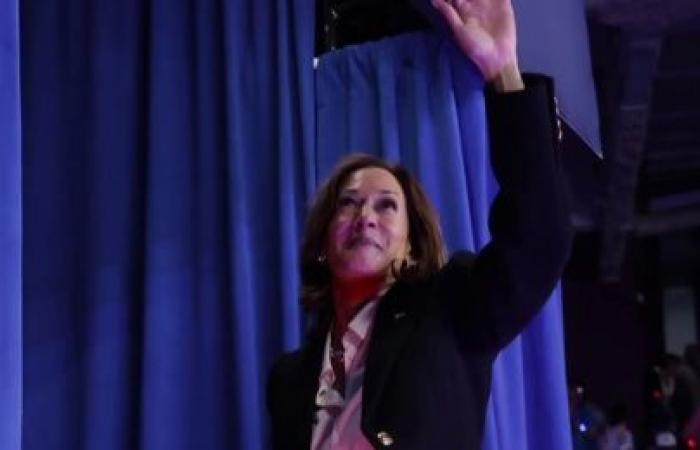 Kamala Harris sagt, Trump „erniedrigt das Amt“