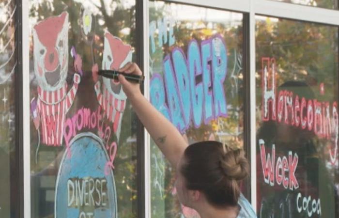 UW-Madison-Studenten starten die Homecoming-Woche mit lebendiger Fensterkunst