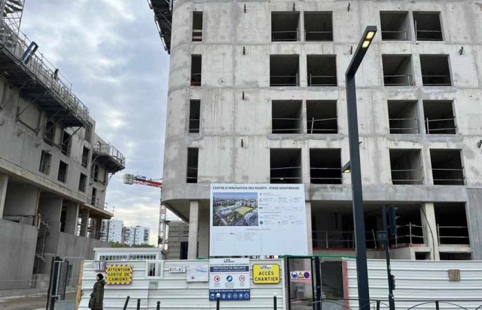 Grauzonen auf der Baustelle des künftigen Rugby-Kindergartens in Pantin