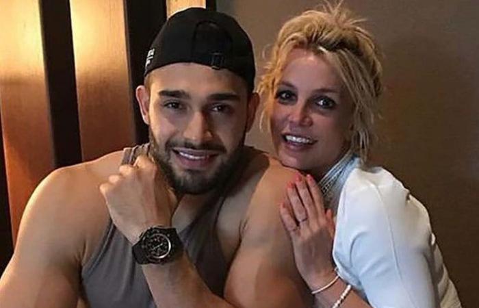 Britney Spears erklärt in einem bizarren IG-Post, dass sie sich selbst geheiratet hat