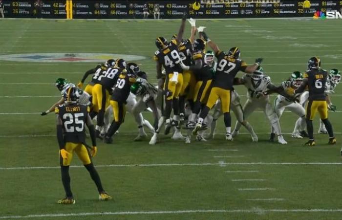 Anschauen: Steelers DL Dean Lowry blockiert das Field Goal der Jets