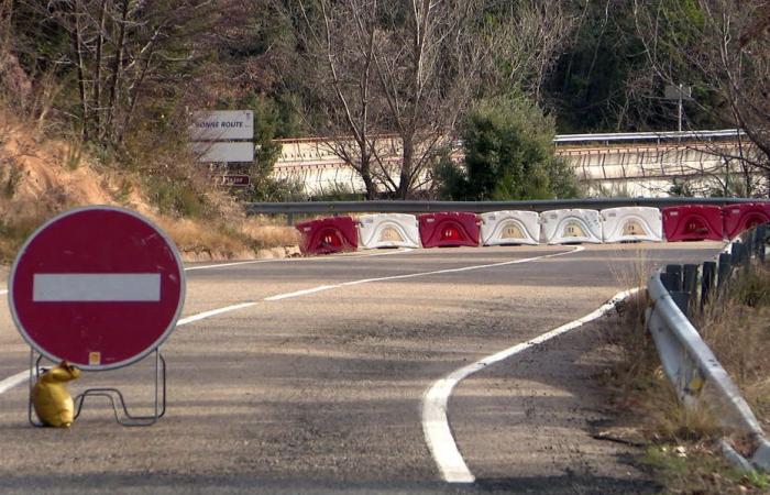 VIDEO. Dieses Dorf sei seit den heftigen Regenfällen von der Welt abgeschnitten, schlägt der Bürgermeister Alarm