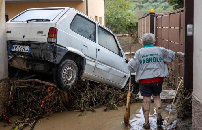 Italien: Ein zwanzigjähriger Mann wird nach heftigen Regenfällen von den Wellen mitgerissen