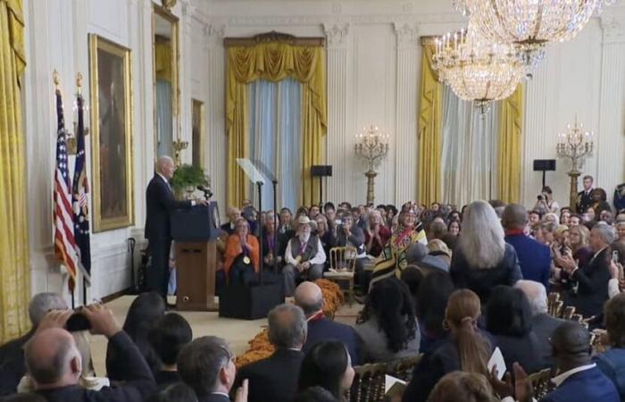 Die Alaskanerin Rosita Worl wird im Weißen Haus mit der National Humanities Medal geehrt