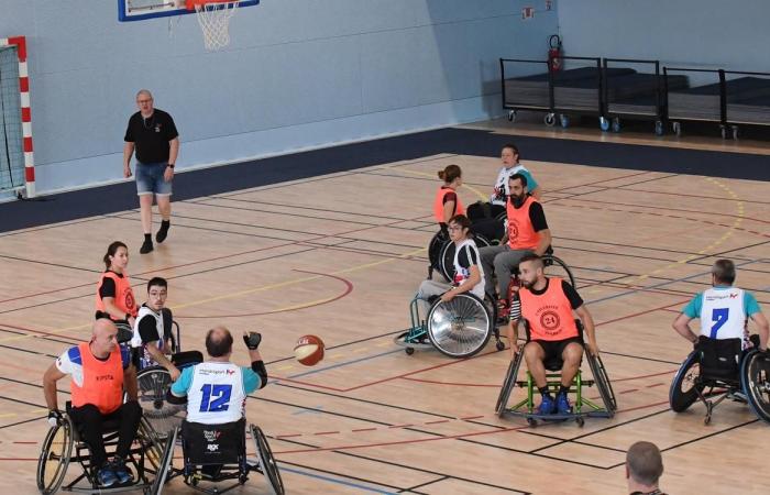 An diesem Sonntag wurde in der Dordogne ein verbindendes Rollstuhlbasketballturnier organisiert