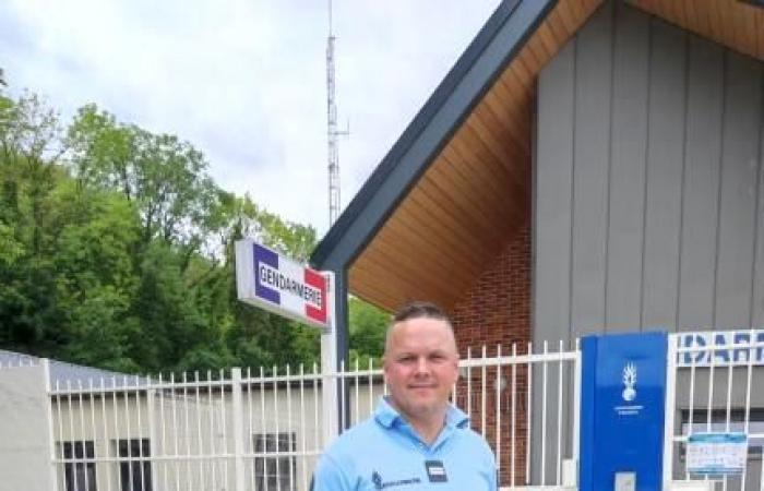 Leutnant Roussel, neuer Chef der Gendarmen von Auneuil