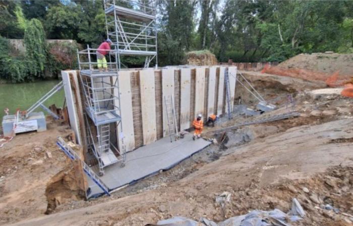 An diesem Fluss Gironde eine monumentale Baustelle zur Schaffung einer Fischtreppe