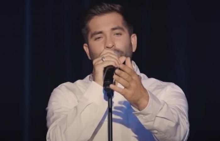 Kendji Girac deckt einen Treffer von Charles Aznavour kraftvoll ab, Tahar Rahim verärgert