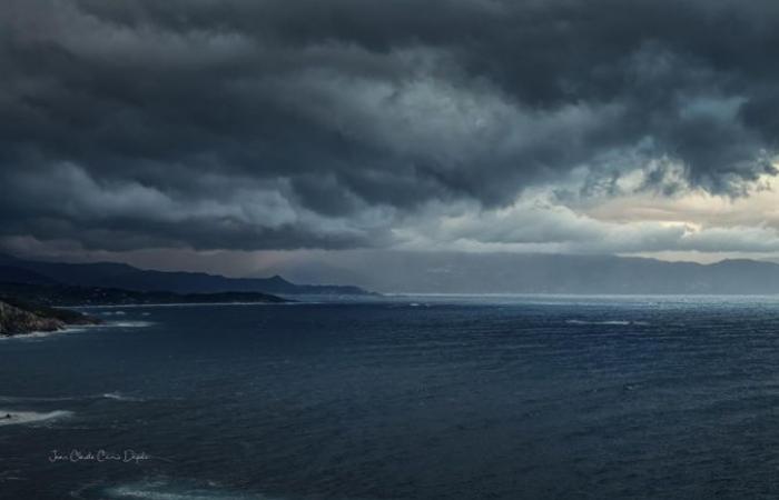 Korsika gilt an diesem Samstag, dem 26. Oktober, als Alarmstufe Gelb wegen „Gewitter“ und „Regenüberschwemmung“.