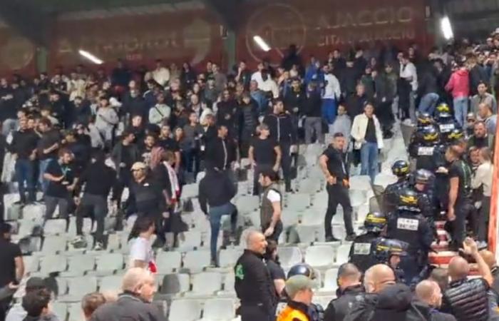 Das korsische Derby zwischen Ajaccio und Bastia in der Ligue 2 degeneriert (Video)