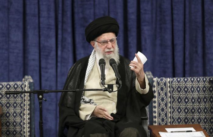 Khamenei: „Weder übertreiben noch verharmlosen“ Israels Angriff auf den Iran