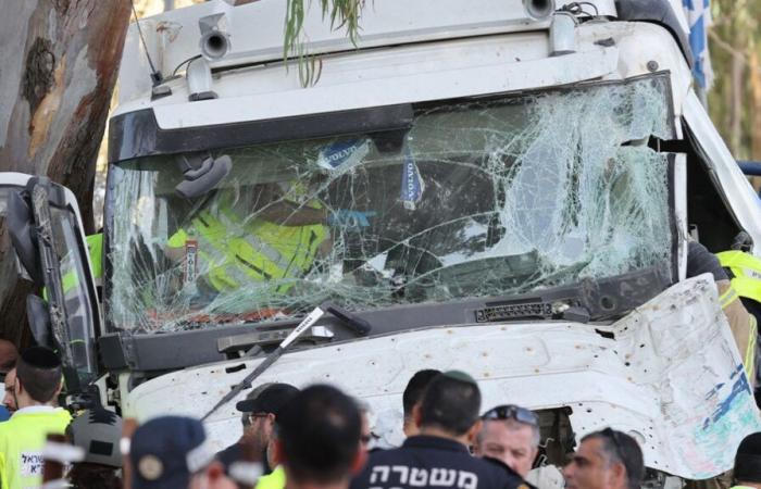 In Israel rast ein Lastwagen in einen Busbahnhof und hinterlässt mindestens 29 Verletzte: Fahrer „neutralisiert“