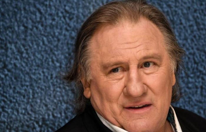 Der französische Schauspieler Gérard Depardieu konnte seinem Prozess wegen sexueller Nötigung endlich fernbleiben