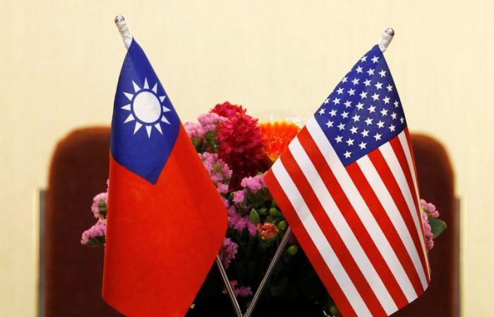 Ein hochrangiger US-Diplomat trifft in Taiwan ein, während Beamte die Kommentare von Donald Trump herunterspielen