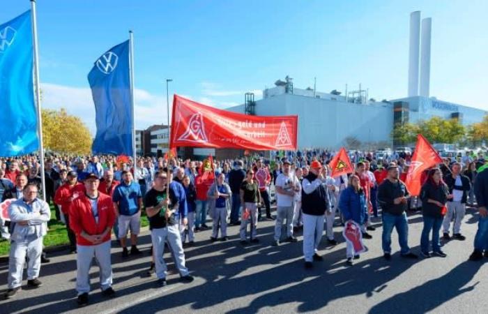 Volkswagen plant, mindestens drei deutsche Werke zu schließen und Tausende Arbeitsplätze abzubauen