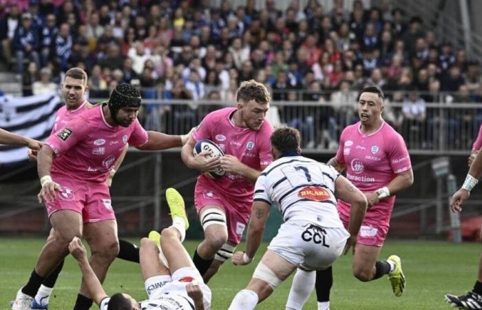 Bei einer Auktion wurden die rosafarbenen Trikots des Rugby Club Vannes bereits für 8.150 Euro versteigert