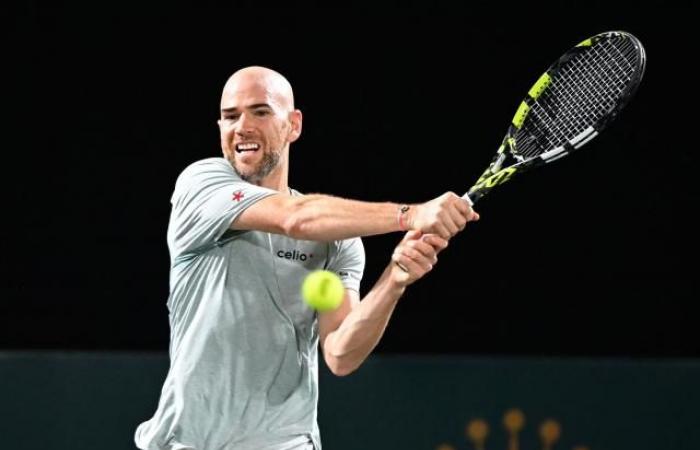 Adrian Mannarino qualifizierte sich für das Achtelfinale des Rolex Paris Masters