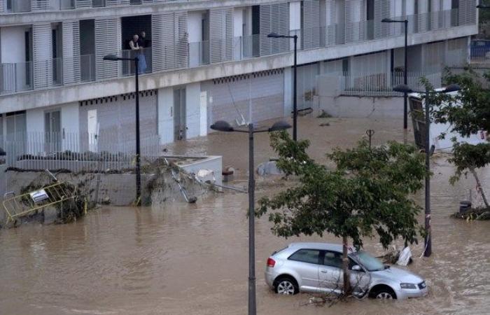 Dutzende Menschen in Valencia übernachten auf Dächern oder in Autos