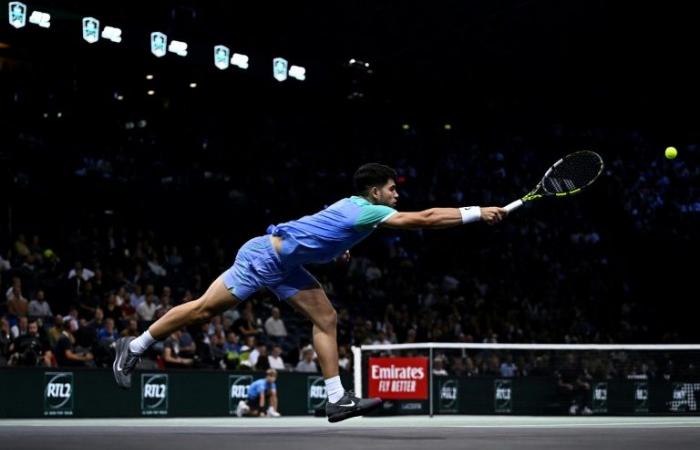 Alcaraz erleidet beim Paris Masters einen Schock, während das Rennen um Turin immer hitziger wird