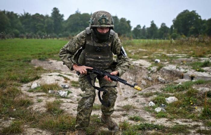 Eine Brigade der ukrainischen Armee enthüllt ihr neues Motto als Hommage an Frankreich